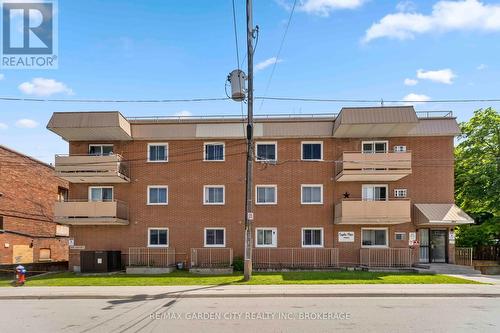 202 - 4692 Crysler Avenue, Niagara Falls (Downtown), ON - Outdoor
