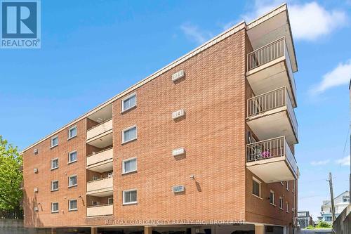 202 - 4692 Crysler Avenue, Niagara Falls (Downtown), ON - Outdoor