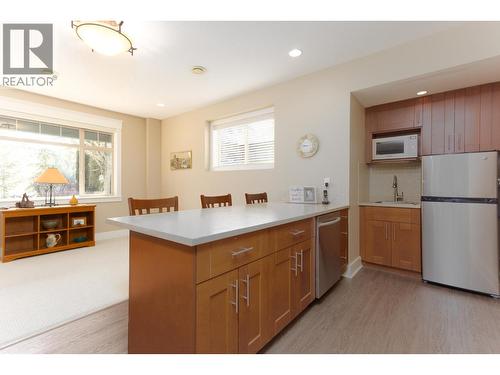 2532 Tuscany Drive, West Kelowna, BC - Indoor Photo Showing Kitchen