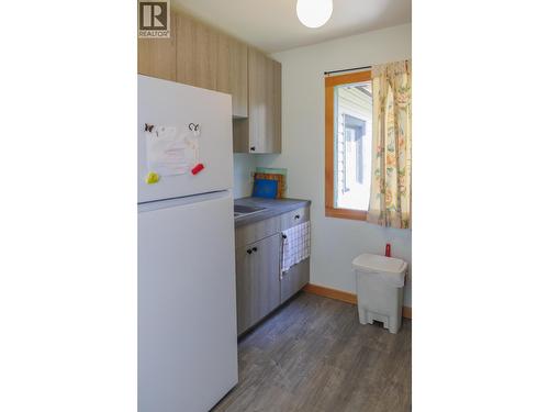 861 2Nd Avenue, Mcbride, BC - Indoor Photo Showing Kitchen