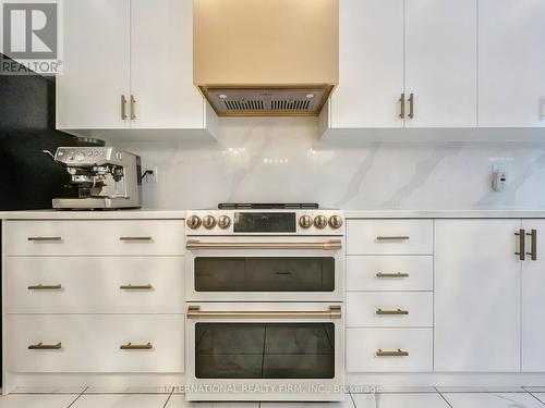 150 Cannes Avenue, Vaughan, ON - Indoor Photo Showing Kitchen With Upgraded Kitchen