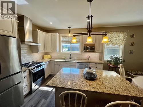 1132 Willow Row, Sicamous, BC - Indoor Photo Showing Kitchen With Upgraded Kitchen