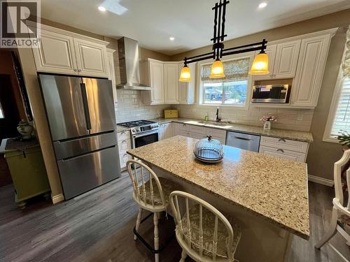 1132 Willow Row, Sicamous, BC - Indoor Photo Showing Kitchen With Upgraded Kitchen