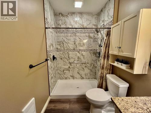 1132 Willow Row, Sicamous, BC - Indoor Photo Showing Bathroom