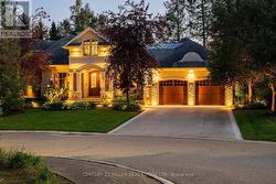 38 SHOREWOOD PLACE  Oakville, ON L6K 3Y4