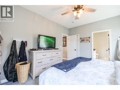 2450 Radio Tower Road Unit# 202, Oliver, BC - Indoor Photo Showing Bedroom