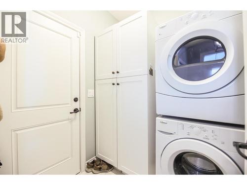 2450 Radio Tower Road Unit# 202, Oliver, BC - Indoor Photo Showing Laundry Room