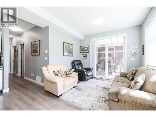 2450 Radio Tower Road Unit# 202, Oliver, BC - Indoor Photo Showing Living Room