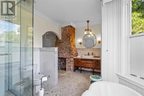 146 Hamilton Avenue, St. John'S, NL - Indoor Photo Showing Bathroom