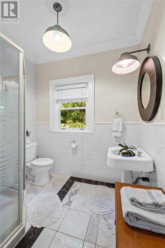 146 Hamilton Avenue, St. John'S, NL - Indoor Photo Showing Bathroom