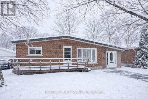 348 COLLINS DRIVE  Orillia, ON L3V 1E4