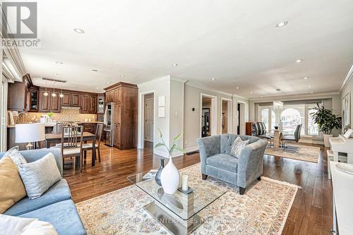 2344 Kenbarb Road, Mississauga, ON - Indoor Photo Showing Living Room