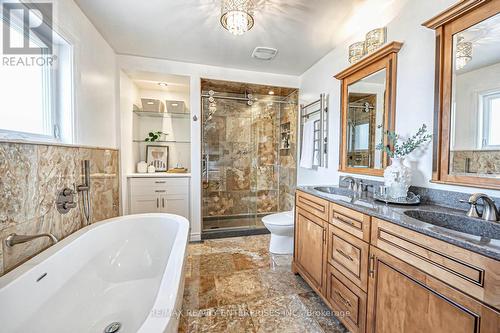 2344 Kenbarb Road, Mississauga, ON - Indoor Photo Showing Bathroom
