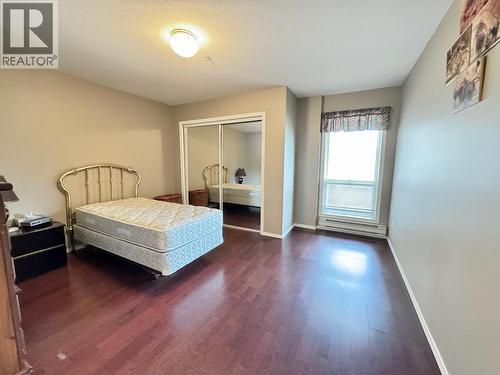 2401 South Main Street Unit# 204, Penticton, BC - Indoor Photo Showing Bedroom