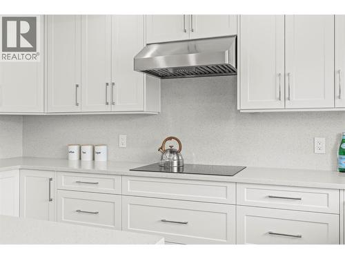 Kitchen - 8990 College Drive, Coldstream, BC - Indoor Photo Showing Kitchen