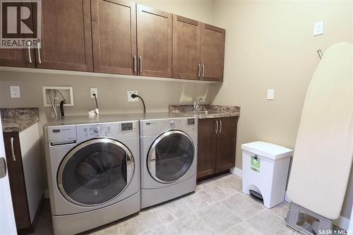 1104 2055 Rose Street, Regina, SK - Indoor Photo Showing Laundry Room