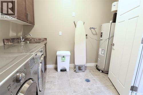 1104 2055 Rose Street, Regina, SK - Indoor Photo Showing Laundry Room