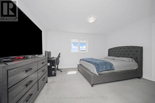 8 Mitchell Crescent, Mono, ON - Indoor Photo Showing Bedroom