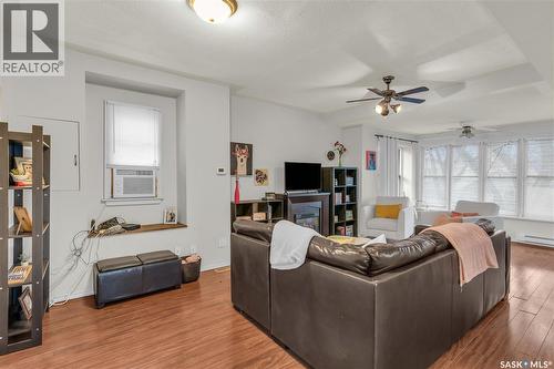 2231 Quebec Street, Regina, SK - Indoor Photo Showing Living Room