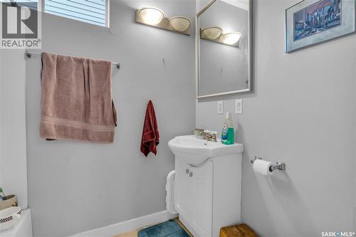 2231 Quebec Street, Regina, SK - Indoor Photo Showing Bathroom
