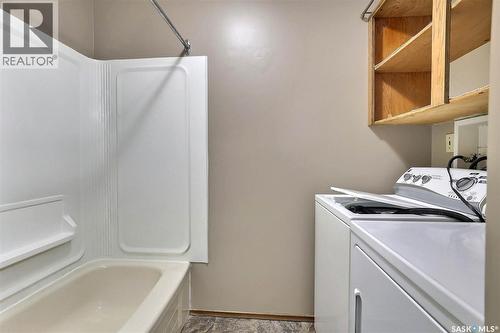 1580 Lacon Street, Regina, SK - Indoor Photo Showing Laundry Room