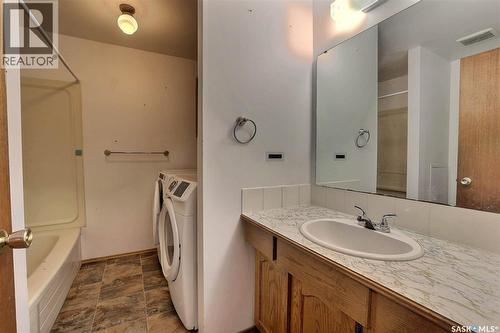 1580 Lacon Street, Regina, SK - Indoor