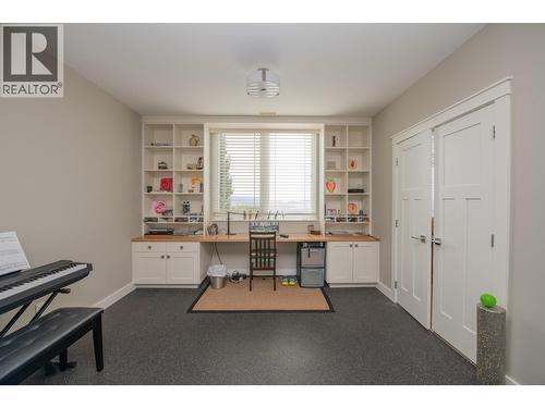 733 Hart Lane, Vernon, BC - Indoor Photo Showing Office