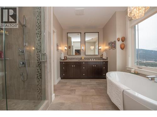 733 Hart Lane, Vernon, BC - Indoor Photo Showing Bathroom