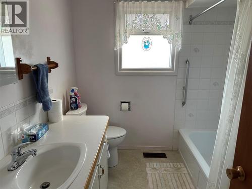 126 Grandview Street, Penticton, BC - Indoor Photo Showing Bathroom