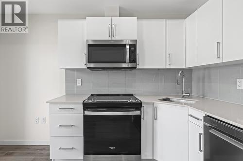 2345 Butt Road Unit# 513, West Kelowna, BC - Indoor Photo Showing Kitchen