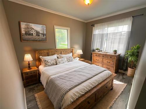 43 2Nd Avenue Sw, Minnedosa, MB - Indoor Photo Showing Bedroom