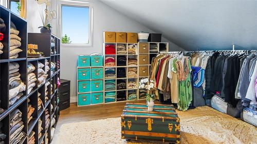 137 Eagle Point, Osoyoos, BC - Indoor With Storage