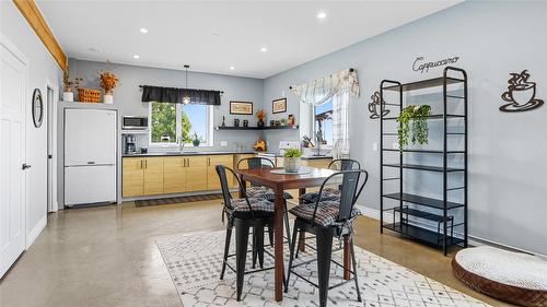 137 Eagle Point, Osoyoos, BC - Indoor Photo Showing Dining Room