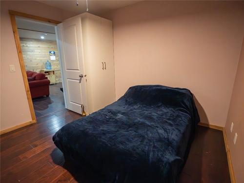 1205 Maple Street, Okanagan Falls, BC - Indoor Photo Showing Bedroom