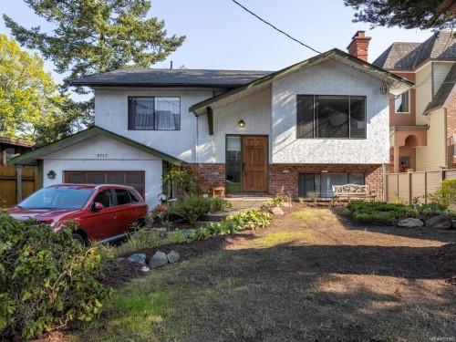 9717 Second St, Sidney, BC 