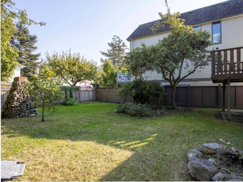 9717 Second St, Sidney, BC 