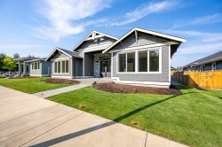 3989 Buckstone Rd  Courtenay, BC V9N 0B6