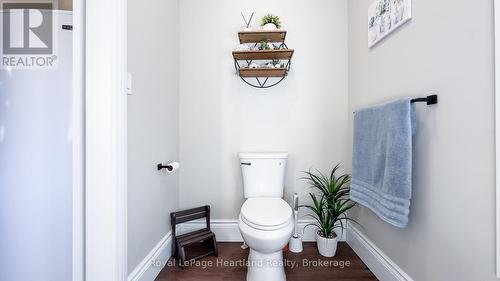 192 Albert Street, Central Huron (Clinton), ON - Indoor Photo Showing Bathroom