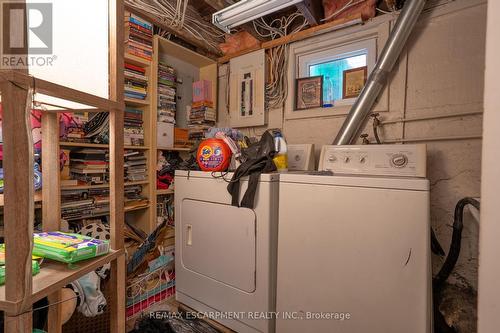 175 Burris Street, Hamilton, ON - Indoor Photo Showing Laundry Room