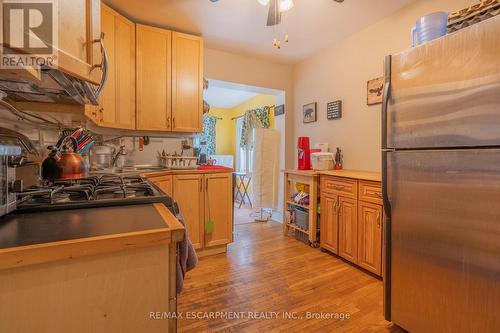 175 Burris Street, Hamilton, ON - Indoor Photo Showing Kitchen