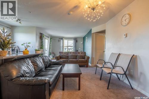 2320 5500 Mitchinson Way, Regina, SK - Indoor Photo Showing Living Room