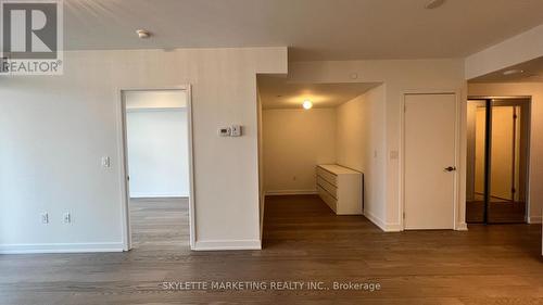 3204 - 11 Wellesley Street W, Toronto, ON - Indoor Photo Showing Other Room