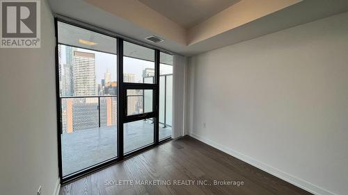 3204 - 11 Wellesley Street W, Toronto, ON - Indoor Photo Showing Other Room