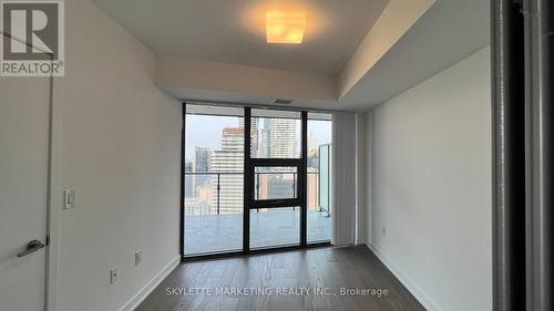 3204 - 11 Wellesley Street W, Toronto, ON - Indoor Photo Showing Other Room