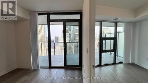 3204 - 11 Wellesley Street W, Toronto, ON - Indoor Photo Showing Other Room