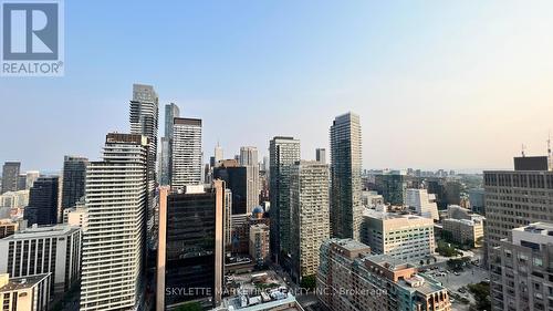 3204 - 11 Wellesley Street W, Toronto, ON - Outdoor