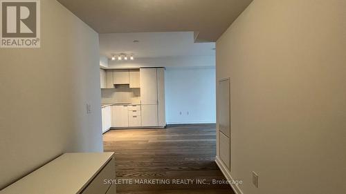 3204 - 11 Wellesley Street W, Toronto, ON - Indoor Photo Showing Kitchen