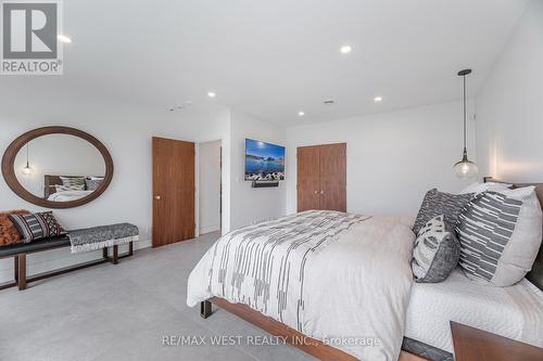 83 Navigation Drive, Prince Edward County, ON - Indoor Photo Showing Bedroom