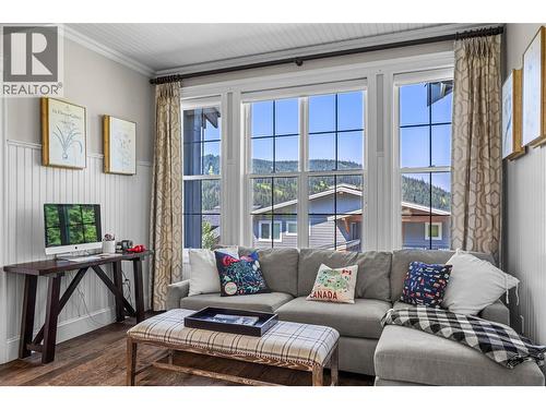 5411 Lookout Ridge Place, Sun Peaks, BC - Indoor Photo Showing Living Room