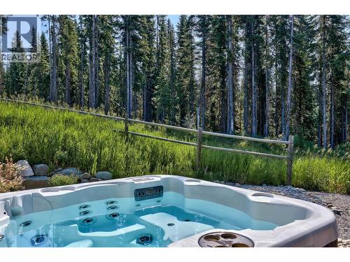 5411 Lookout Ridge Place, Sun Peaks, BC - Outdoor With Backyard